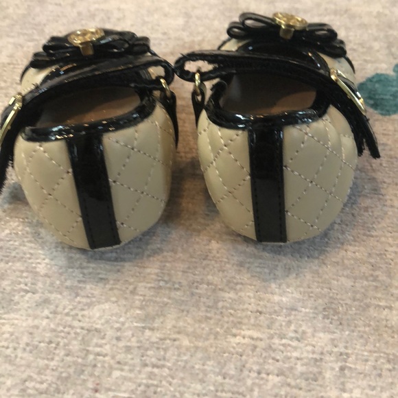 Michael Kors Baby Shoes Size 3 - Picture 2 of 3
